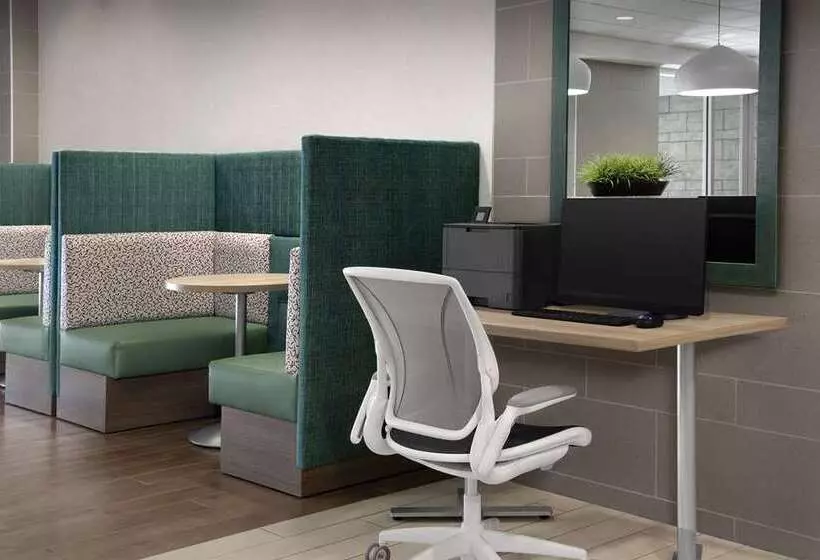 ホテル Home2 Suites By Hilton Greensboro Airport, Nc