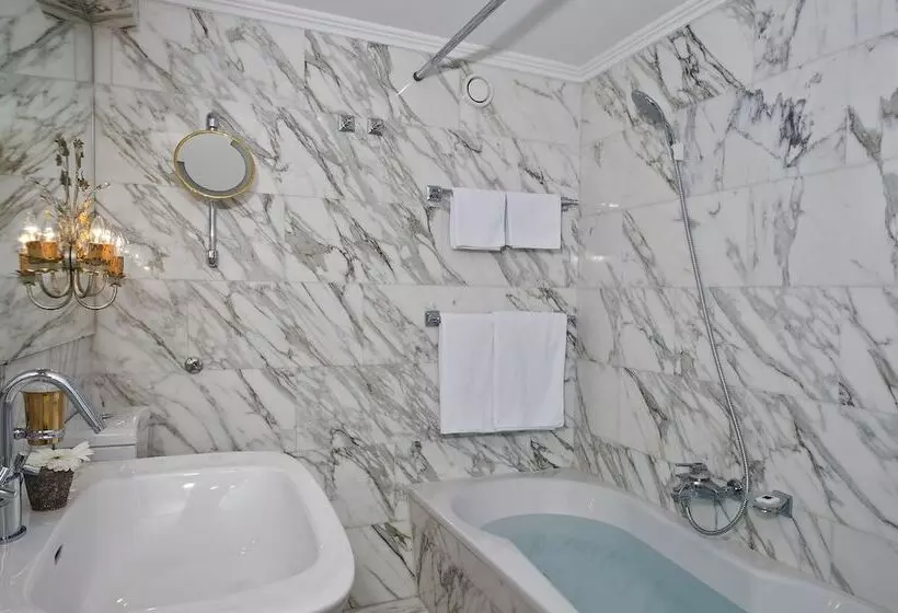 A Rosa Collection Hotel Thurnher S Alpenhof