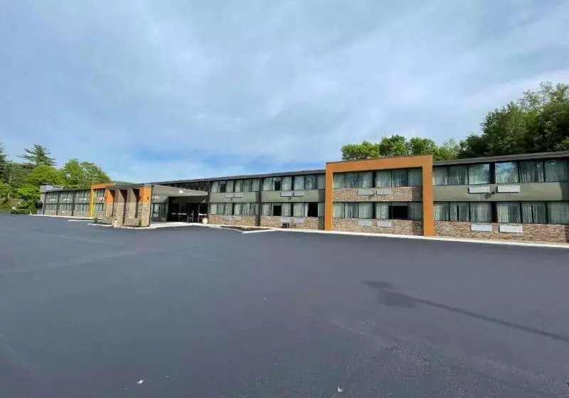 Hotelli Wingate By Wyndham Lake George