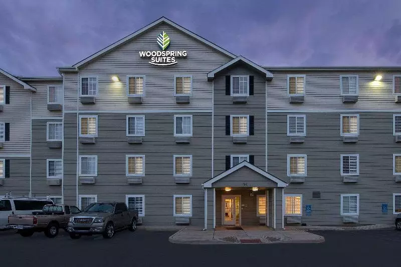 هتل Woodspring Suites Huntsville/ Madison