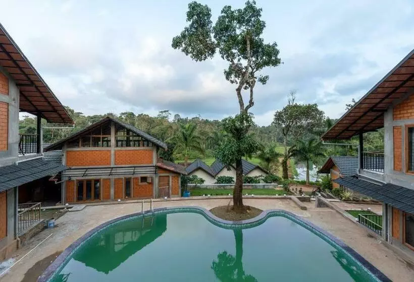ベッドアンドブレックファースト Iris, Scenic 1 Br Cottage With Pool By Roamhome