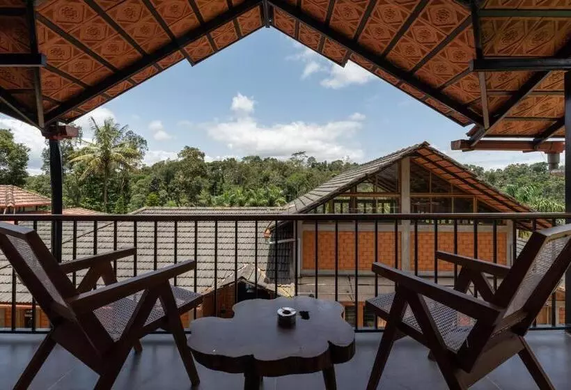 ベッドアンドブレックファースト Iris, Scenic 1 Br Cottage With Pool By Roamhome