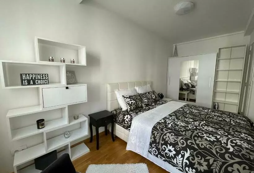 Km Apartments