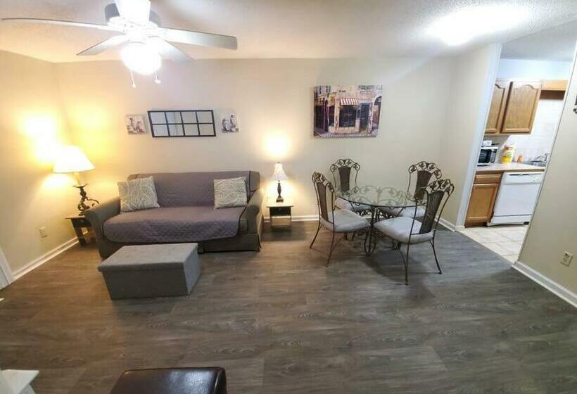 Lovely And Spacious, 2 Bedrooms And 2 Bathrooms