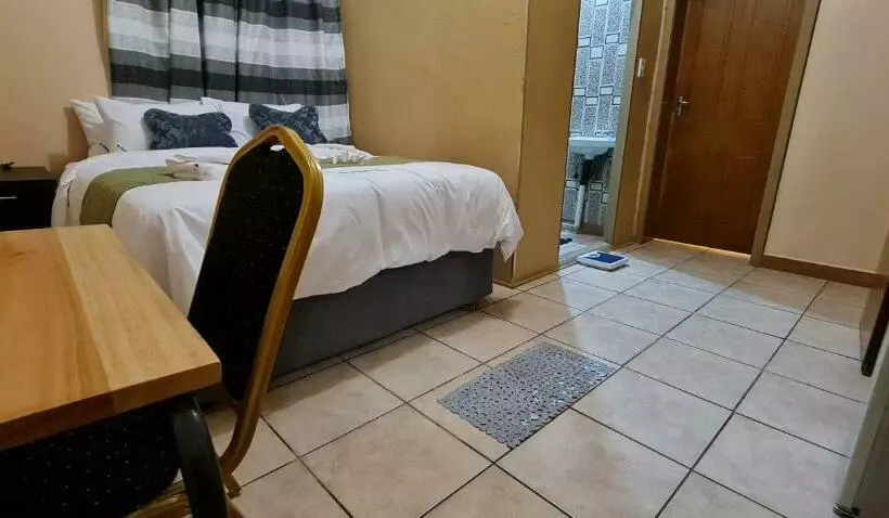 ペンション My House Guest House