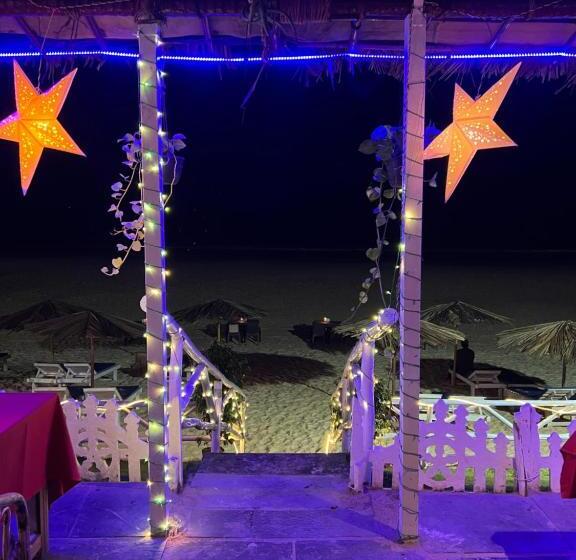 منتجع Happy Shack Beach And Wooden Huts