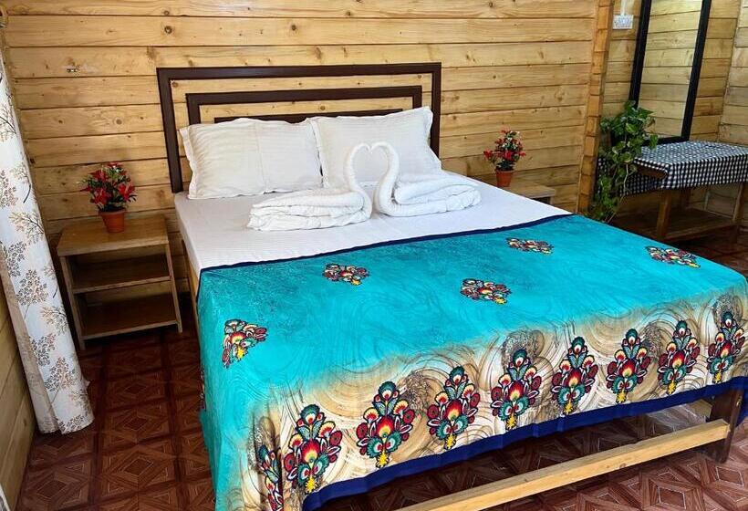 منتجع Happy Shack Beach And Wooden Huts