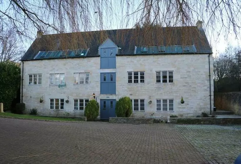 Flat 2   The Old Mill   Bowbridge Lock   Stroud