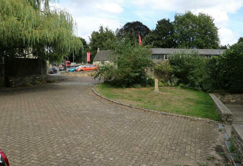 Flat 2   The Old Mill   Bowbridge Lock   Stroud