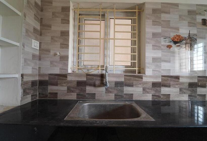 Hotel Honey Residency Airport Codissia Stay