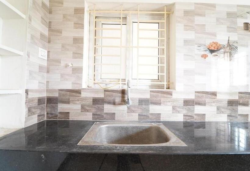 Hotel Honey Residency Airport Codissia Stay