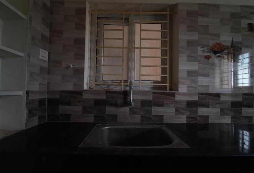 Hotel Honey Residency Airport Codissia Stay