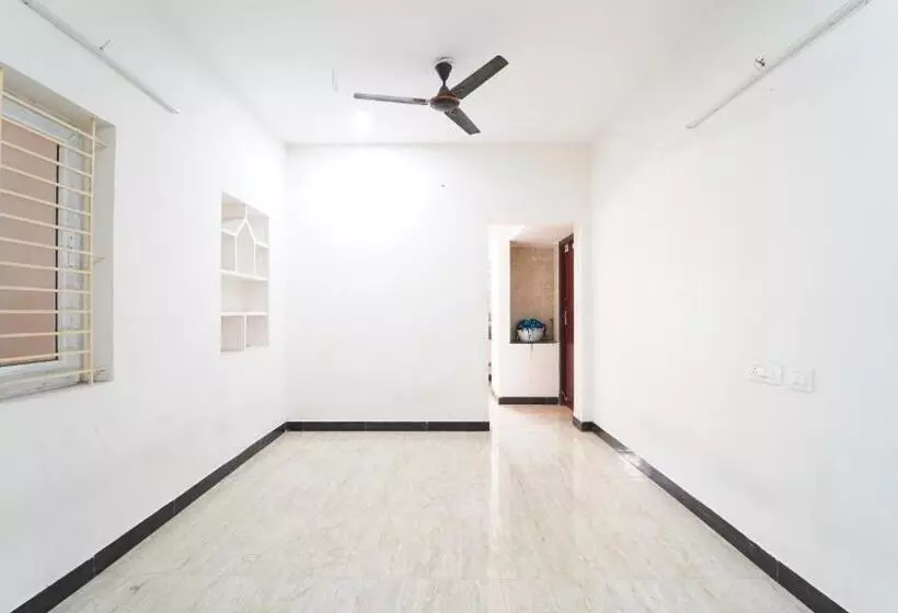هتل Honey Residency Airport Codissia Stay