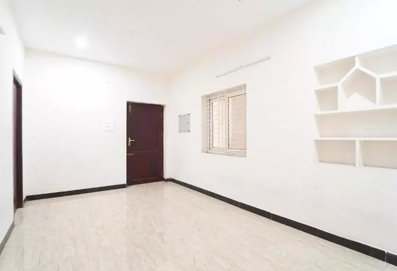هتل Honey Residency Airport Codissia Stay