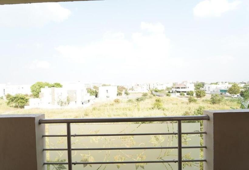 Hotel Honey Residency Airport Codissia Stay