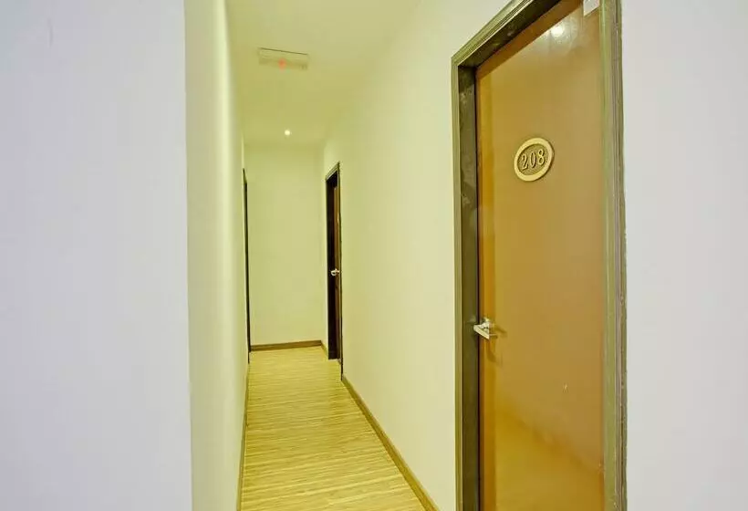 ホテル Oyo 90597 Delightful Holiday Inn