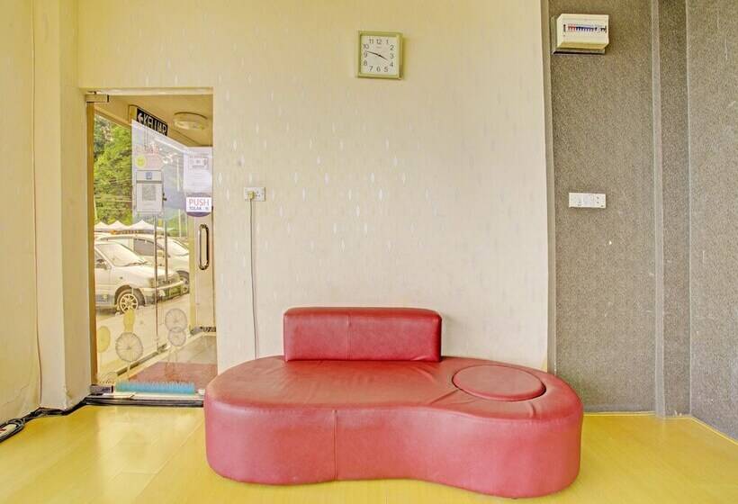 فندق Oyo 90597 Delightful Holiday Inn