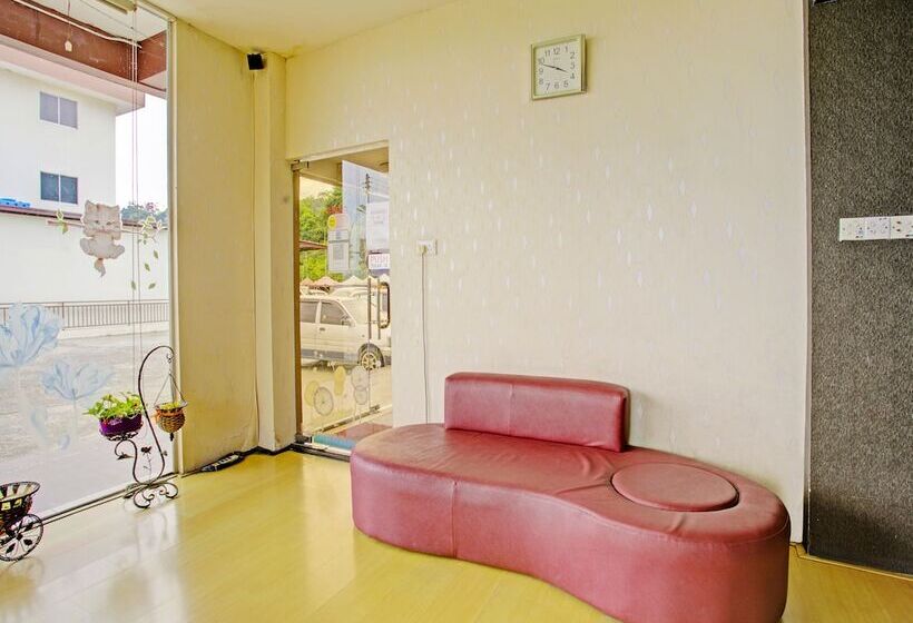 فندق Oyo 90597 Delightful Holiday Inn