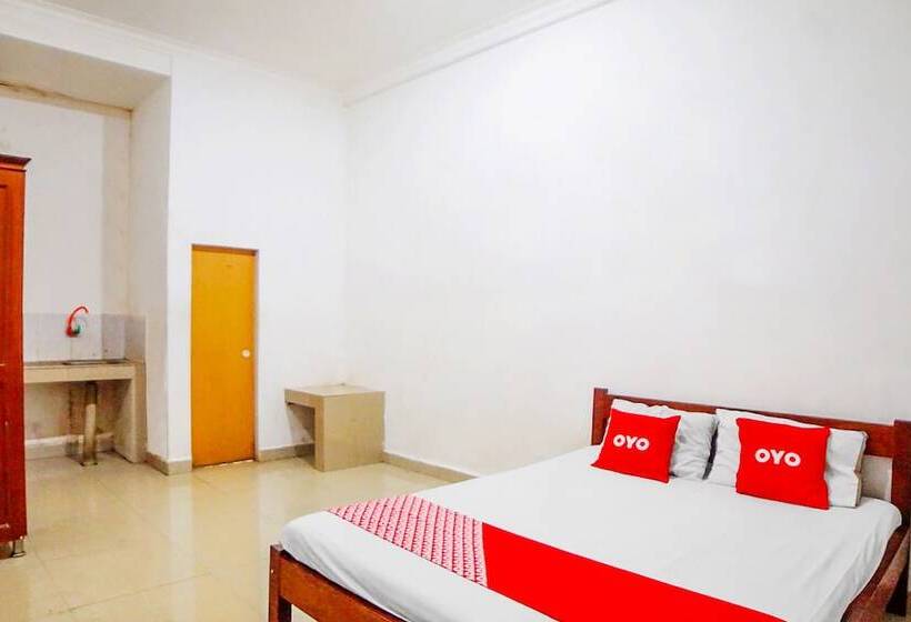 בית מלון כפרי Oyo 91647 Sanina Residence