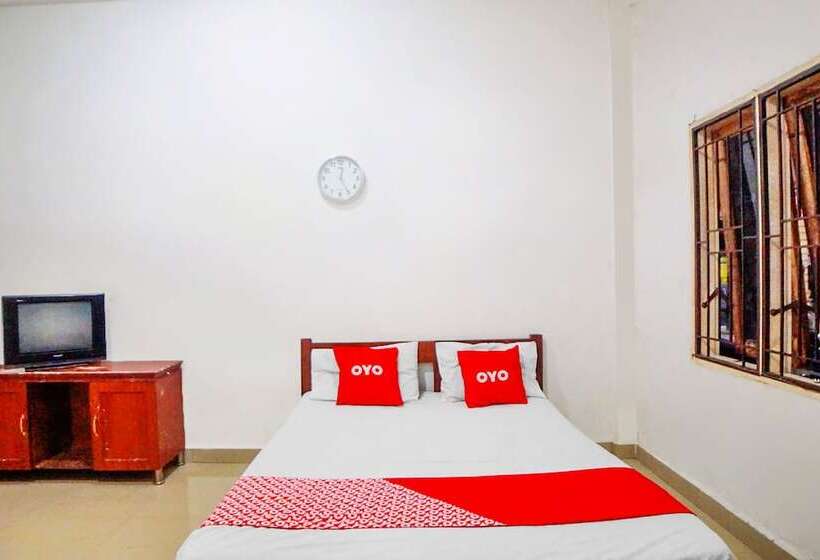 בית מלון כפרי Oyo 91647 Sanina Residence