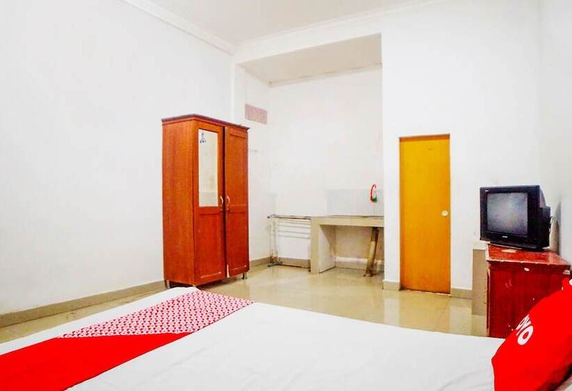 בית מלון כפרי Oyo 91647 Sanina Residence