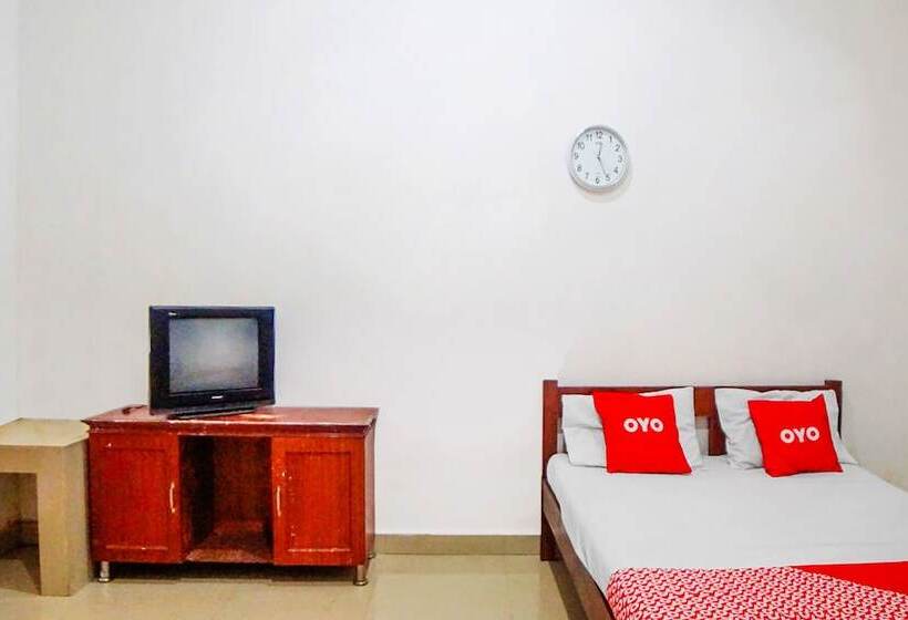 בית מלון כפרי Oyo 91647 Sanina Residence