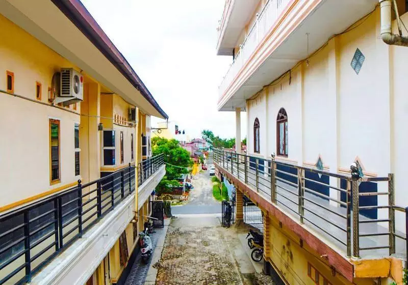 ホテル Oyo 91647 Sanina Residence