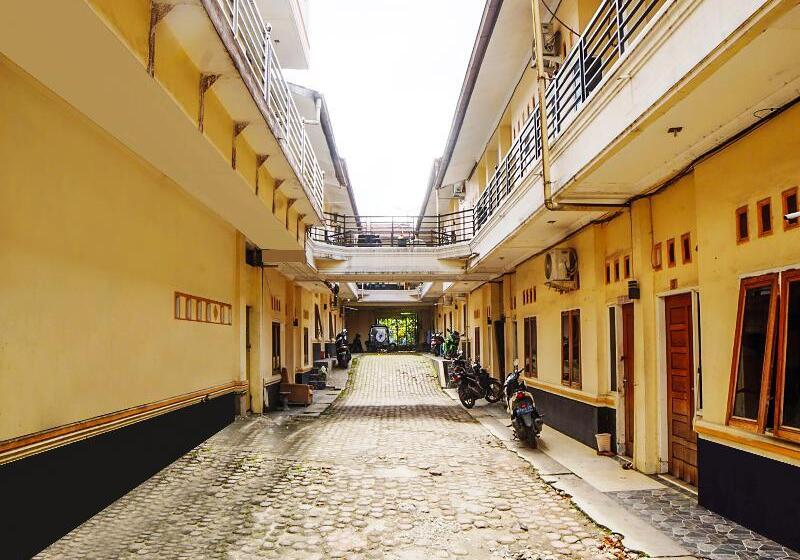 בית מלון כפרי Oyo 91647 Sanina Residence