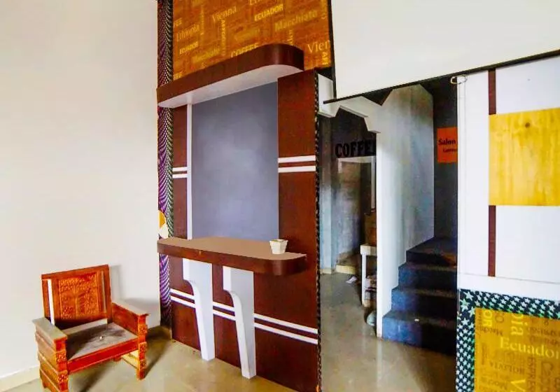 ホテル Oyo 91647 Sanina Residence