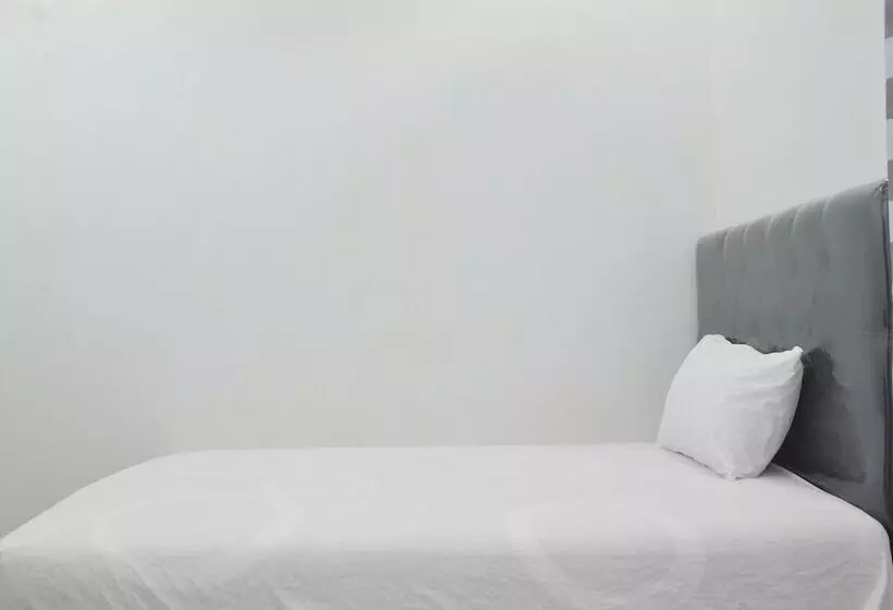 Hotelli Spot On 91616 Kharisma Guest House