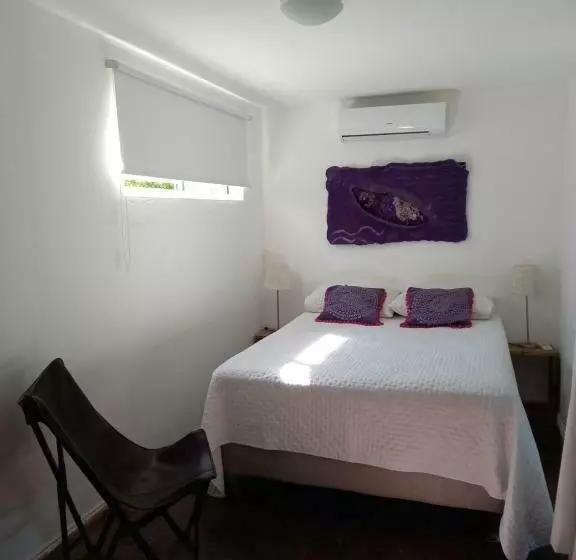 تختخواب و صبحانه Maramor Art Studio & Home