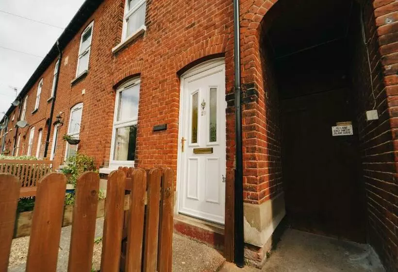 Buckenham Cottage