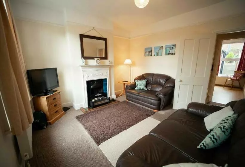 Buckenham Cottage