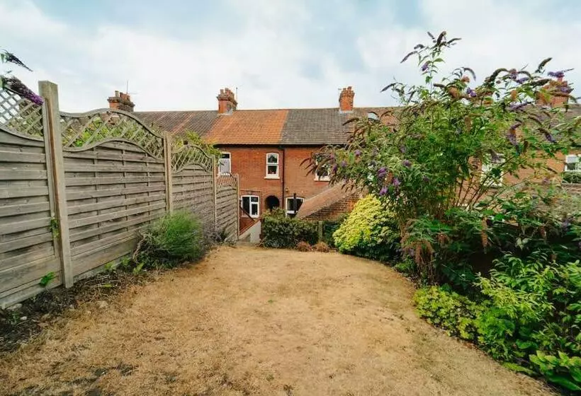 Buckenham Cottage