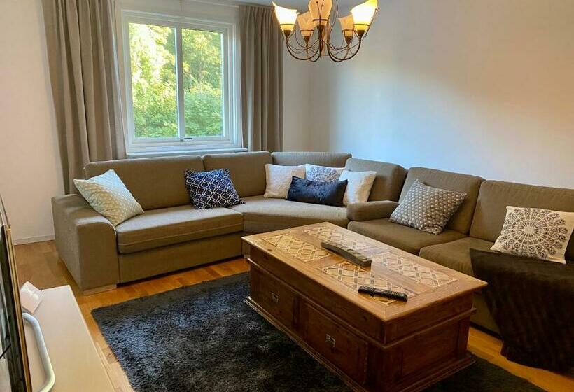 Fin Lägenhet. Gångavstånd Till Strömstads Centrum