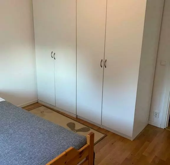 Fin Lägenhet. Gångavstånd Till Strömstads Centrum