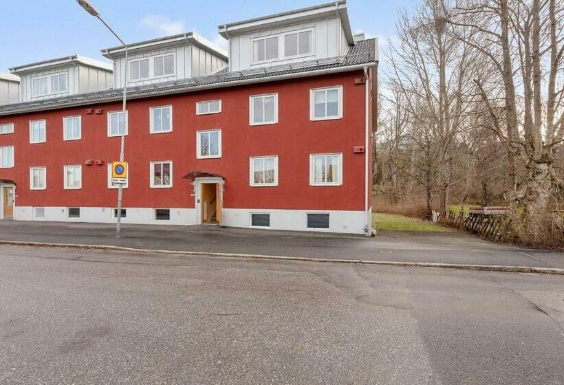 Fin Lägenhet. Gångavstånd Till Strömstads Centrum