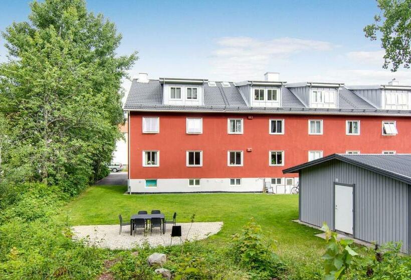 Fin Lägenhet. Gångavstånd Till Strömstads Centrum