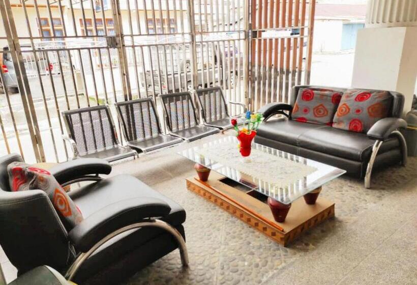 فندق Reddoorz Syariah Near Pasar Aur Kuning