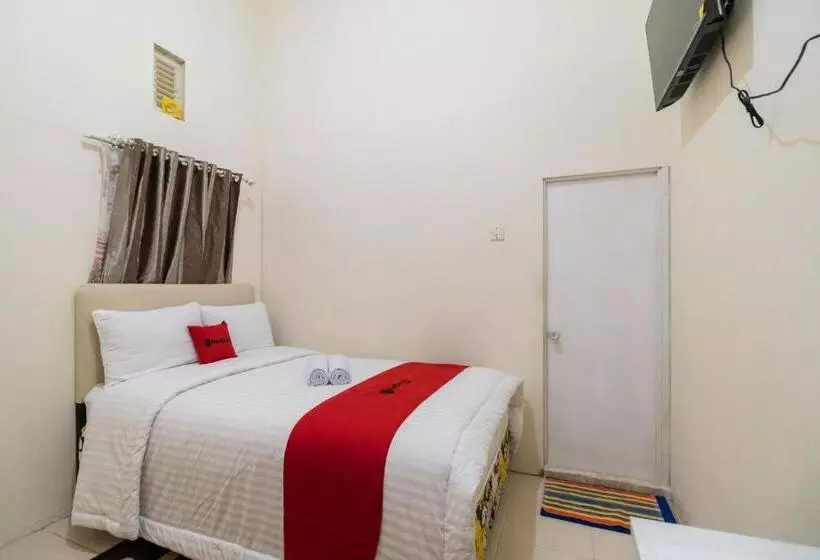 Hotelli Reddoorz Syariah Near Pasar Aur Kuning