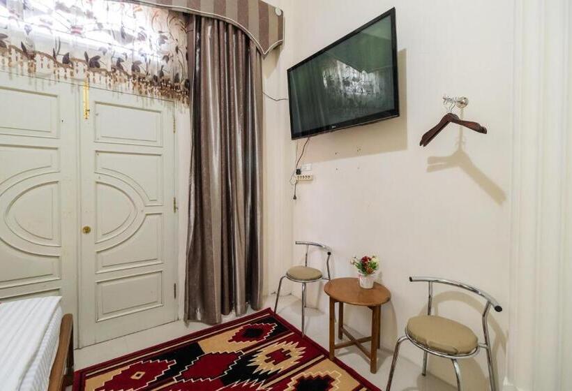 فندق Reddoorz Syariah Near Pasar Aur Kuning