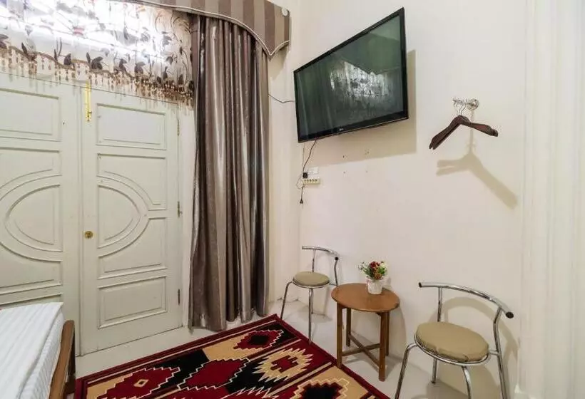 Hotelli Reddoorz Syariah Near Pasar Aur Kuning