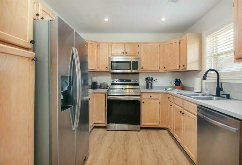 Renovated Charleston Oasis Mins To Dtwn And Beach