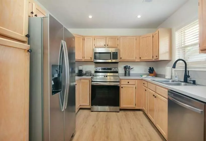 Renovated Charleston Oasis Mins To Dtwn And Beach