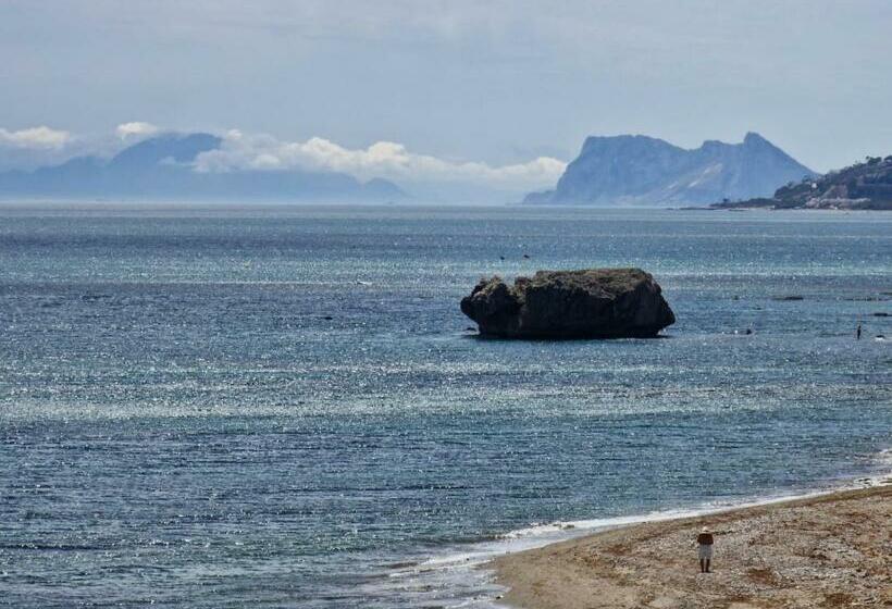 Beachfront, Top Floor Corner 2 Bed, Estepona Paseo