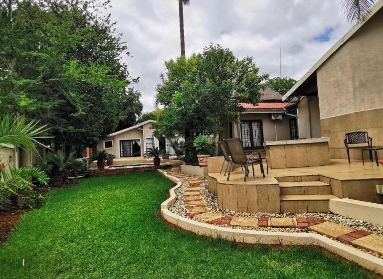 Bed & Breakfast The Catwalk Lodge