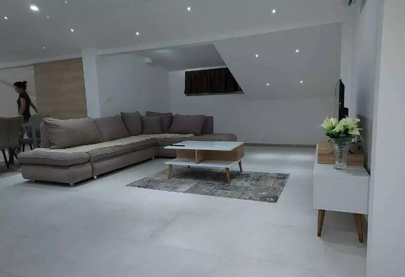 Anton Lux Apartment