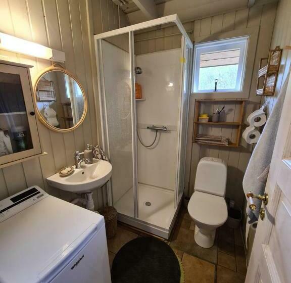 Cozy Cottage In Icelandic Nature With Hot Tub
