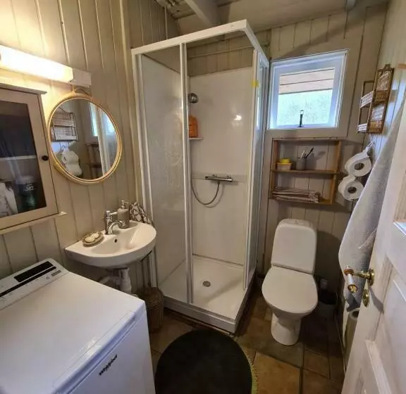 Cozy Cottage In Icelandic Nature With Hot Tub
