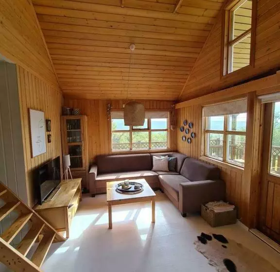 Cozy Cottage In Icelandic Nature With Hot Tub